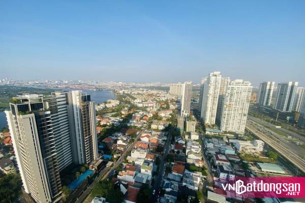 Giao dịch giảm, giá bất động sản vẫn tăng