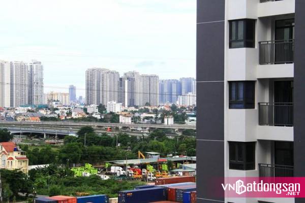 Thị trường căn hộ TP.HCM: Nguồn cung cải thiện, giá bán vẫn tăng khủng